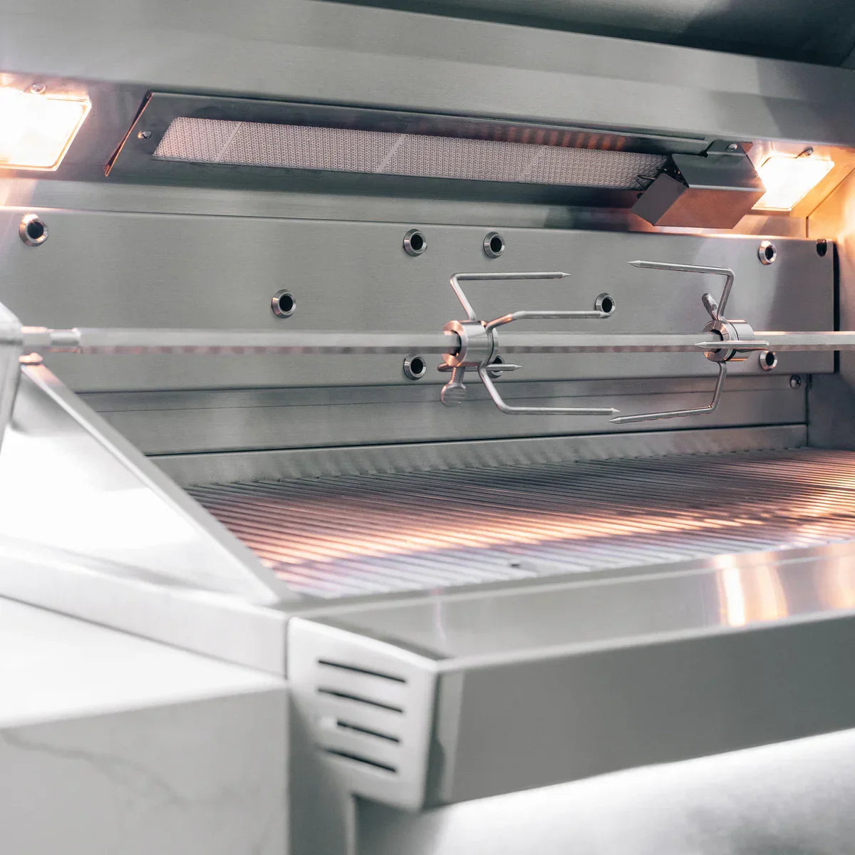 Summerset Quest Series Built-in Gas Grill.